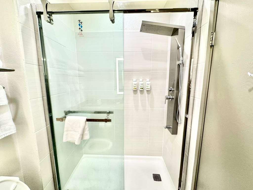 Baymont By Wyndham I-70 Hotel 2*