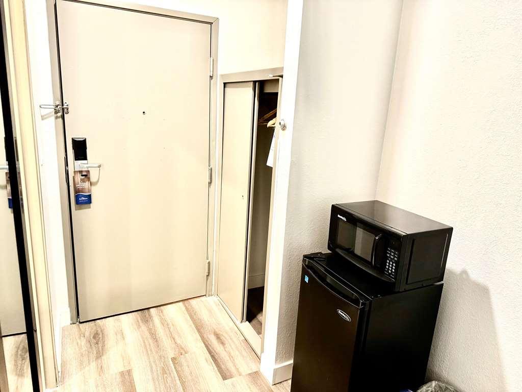 Baymont By Wyndham I-70 Hotel 2*