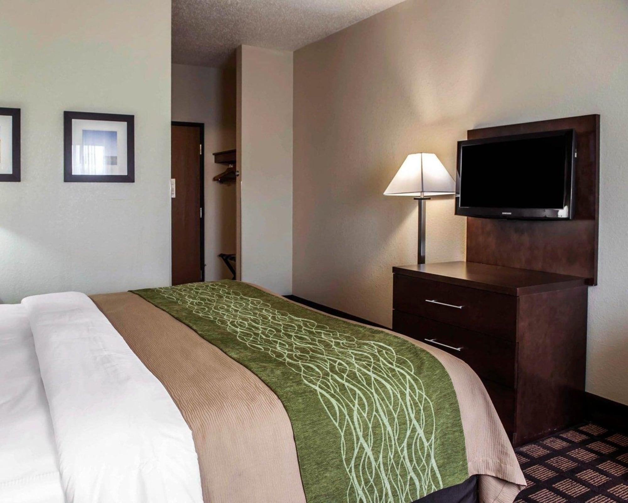 Baymont By Wyndham I-70 Hotel 2*