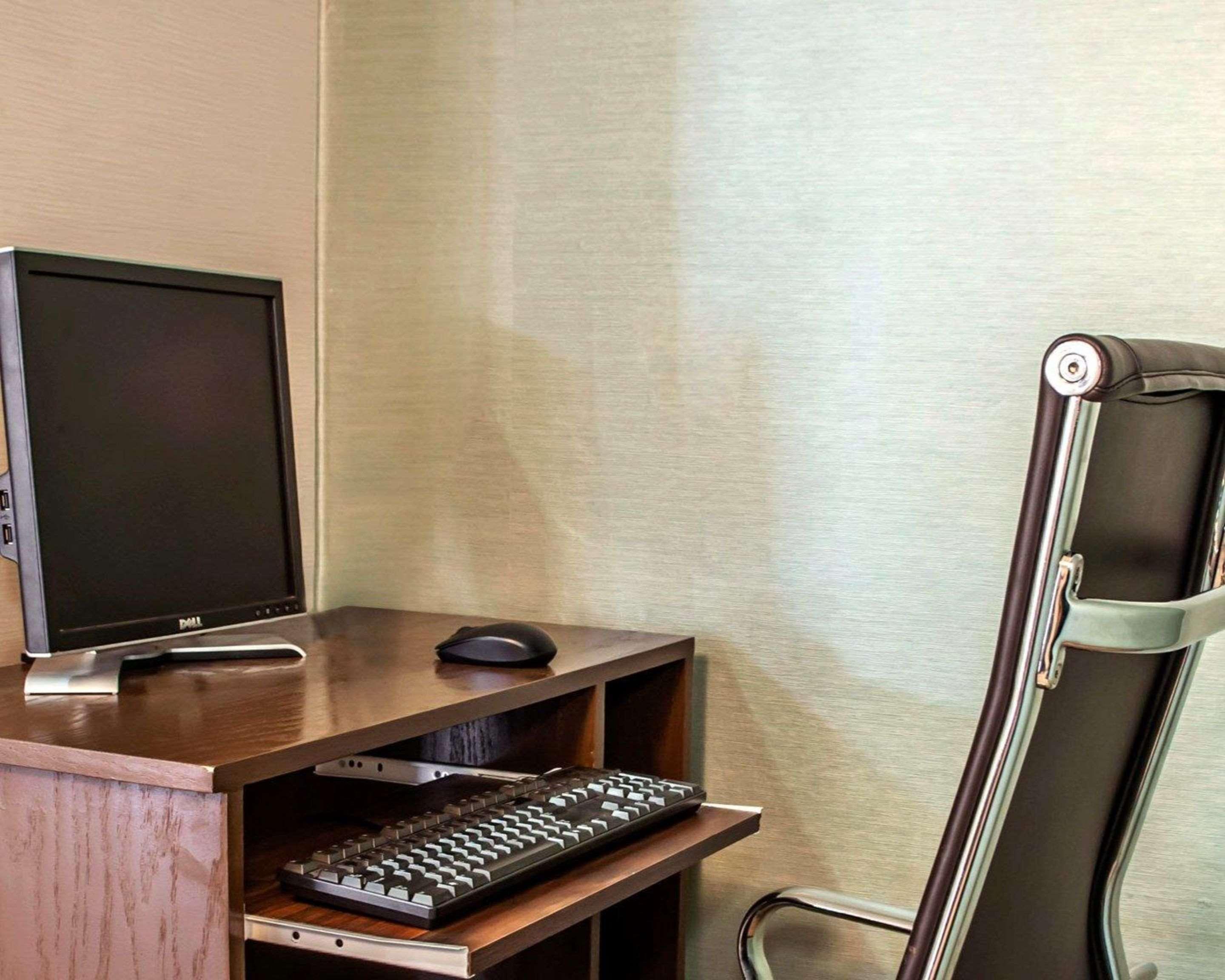 Baymont By Wyndham I-70 Hotel 2*