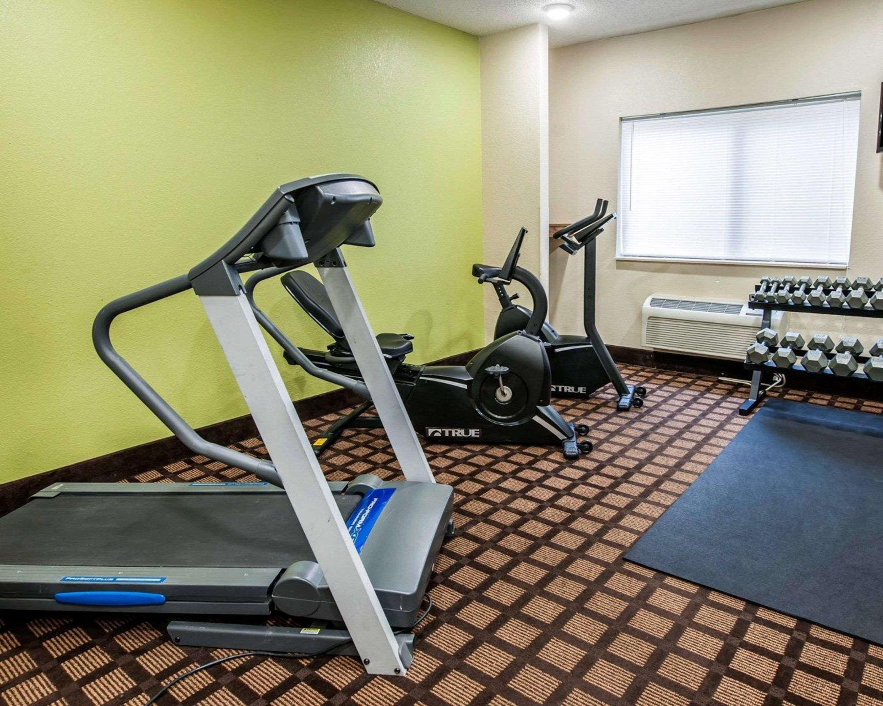 Baymont By Wyndham I-70 Hotel