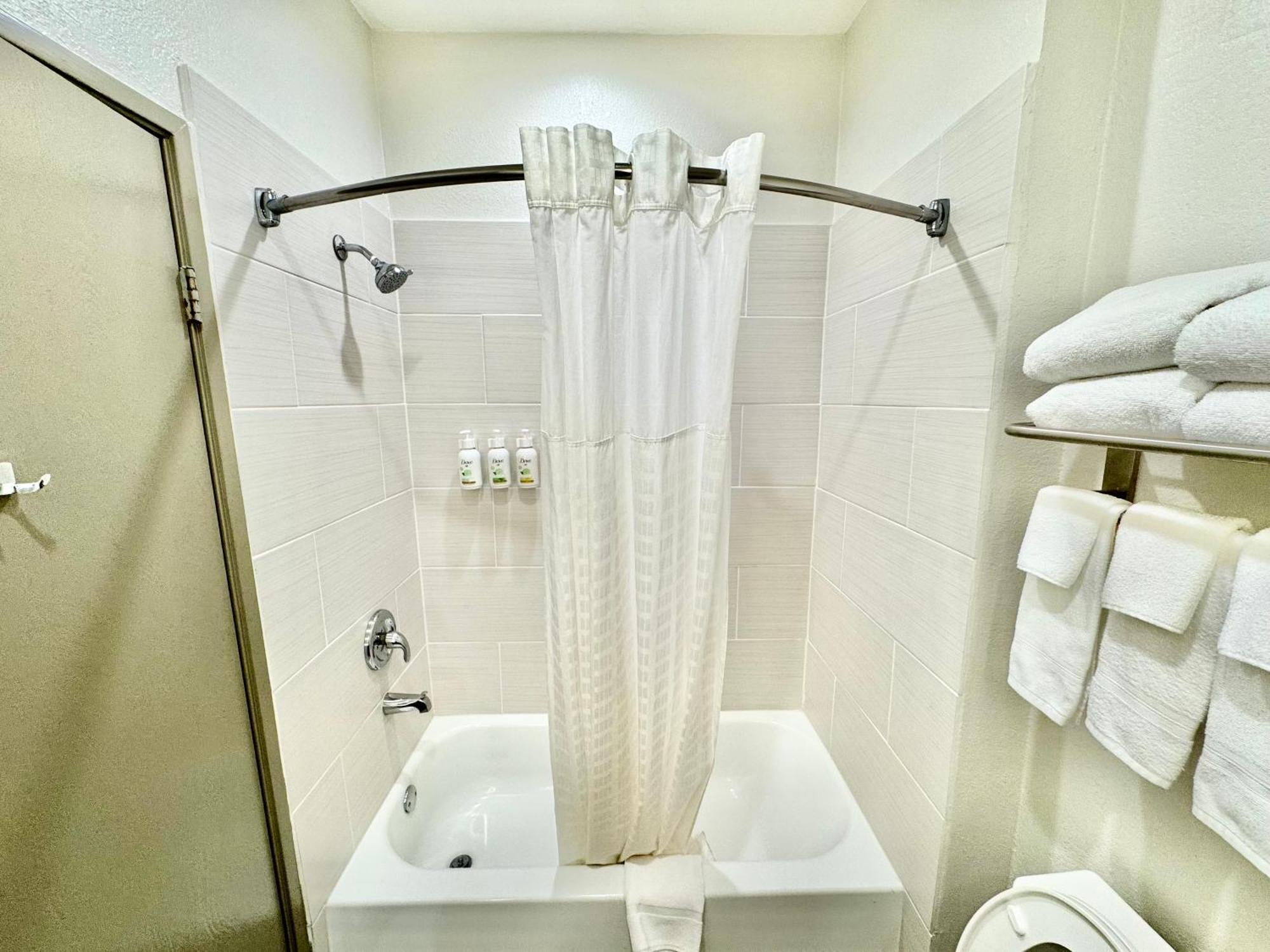 Baymont By Wyndham I-70 Hotel 2*