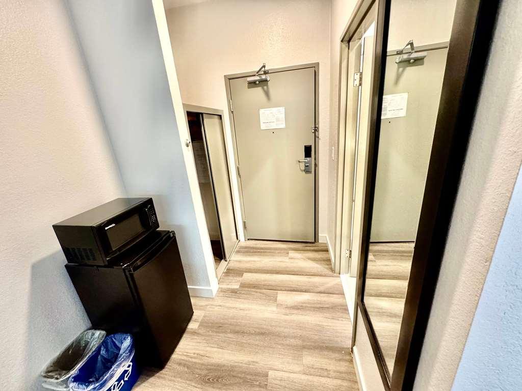 Baymont By Wyndham I-70 Hotel 2*